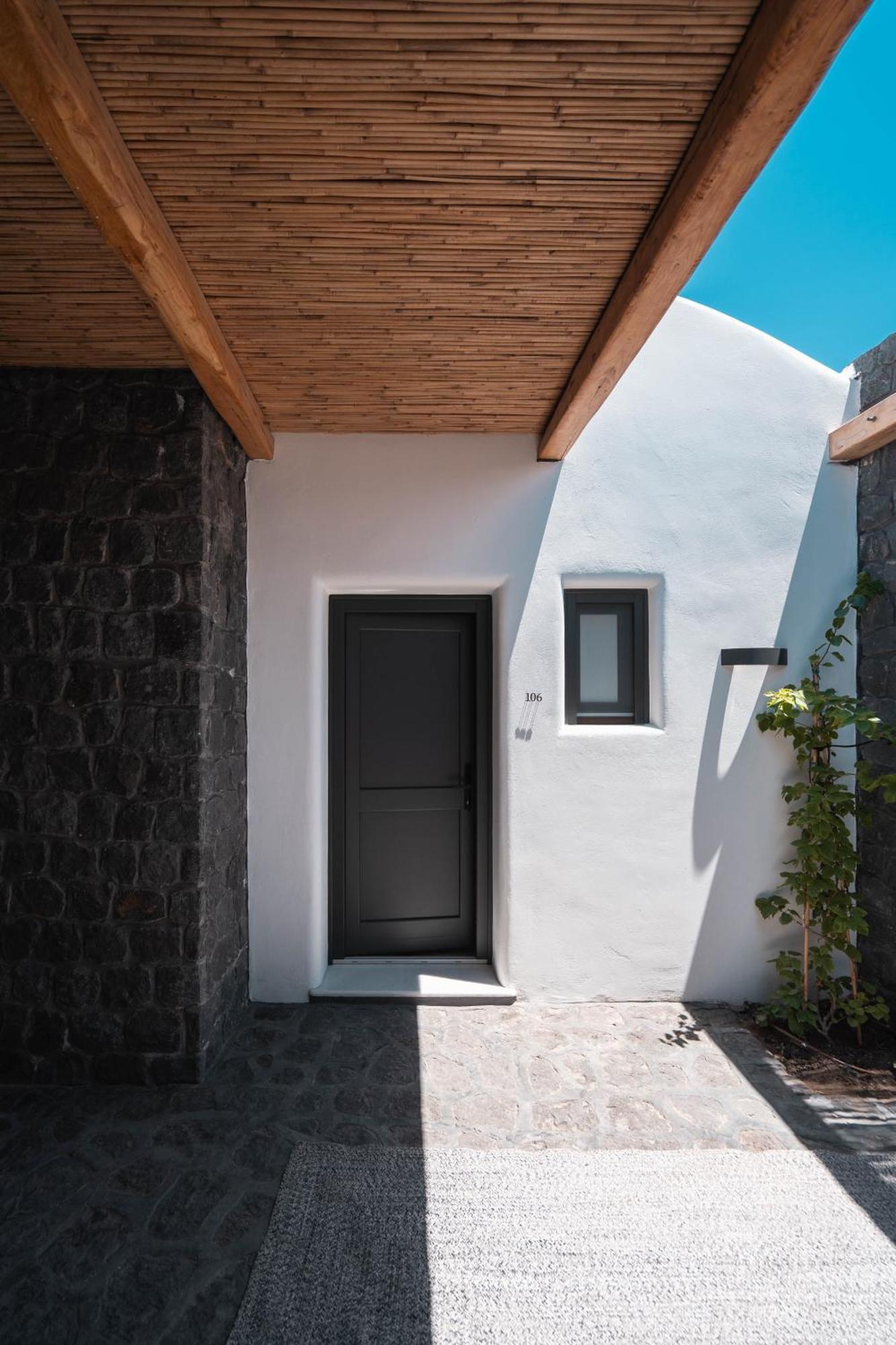 Nero Suites By Nomee Hospitality Group Imerovigli  Exterior photo